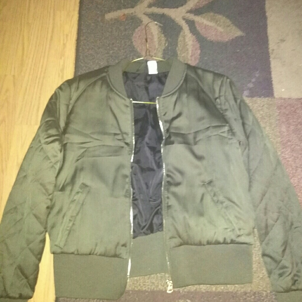 Green quilted bomber jacket
